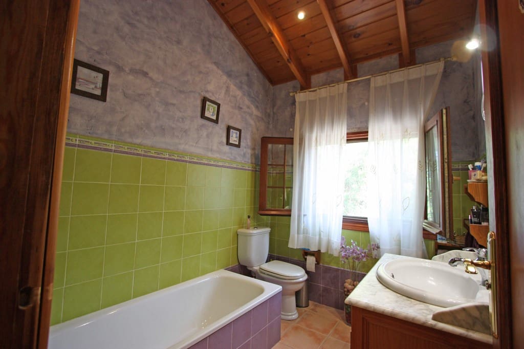 3 soverom Villa til salgs i Orba med svømmebasseng garasje - € 899 000 (Ref: 9073711)