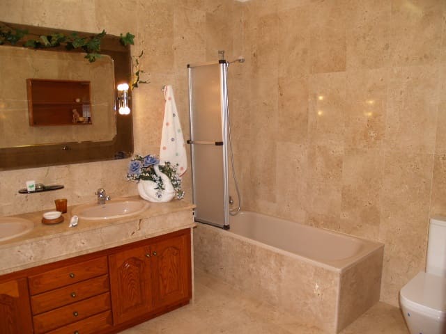 5 bedroom Villa for sale in Calpe / Calp with pool - € 1,500,000 (Ref: 9073712)