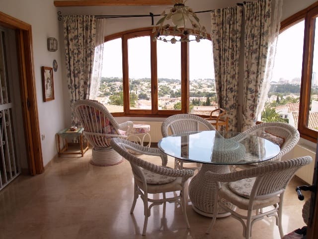 5 bedroom Villa for sale in Calpe / Calp with pool - € 1,500,000 (Ref: 9073712)