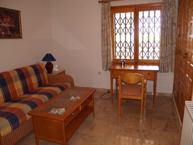 5 bedroom Villa for sale in Calpe / Calp with pool - € 1,500,000 (Ref: 9073712)