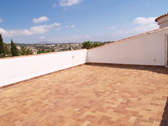 5 bedroom Villa for sale in Calpe / Calp with pool - € 1,500,000 (Ref: 9073712)