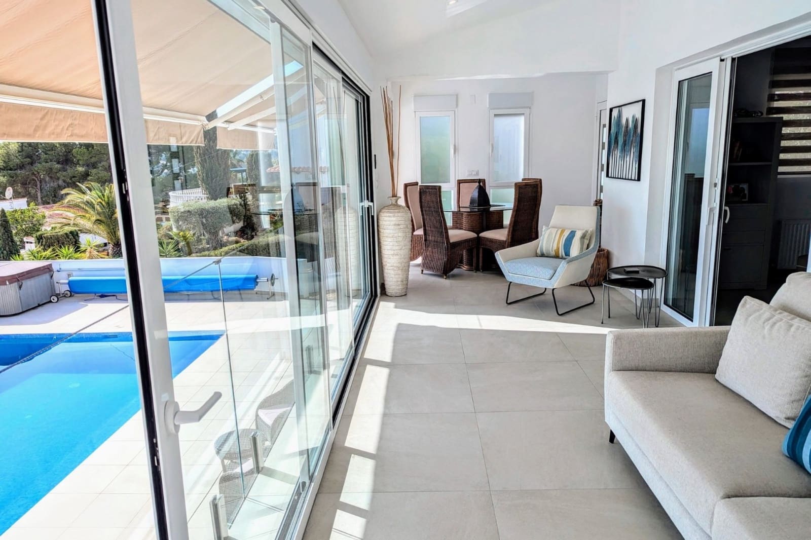 5 bedroom Villa for sale in Moraira with pool garage - € 1,795,000 (Ref: 9073732)