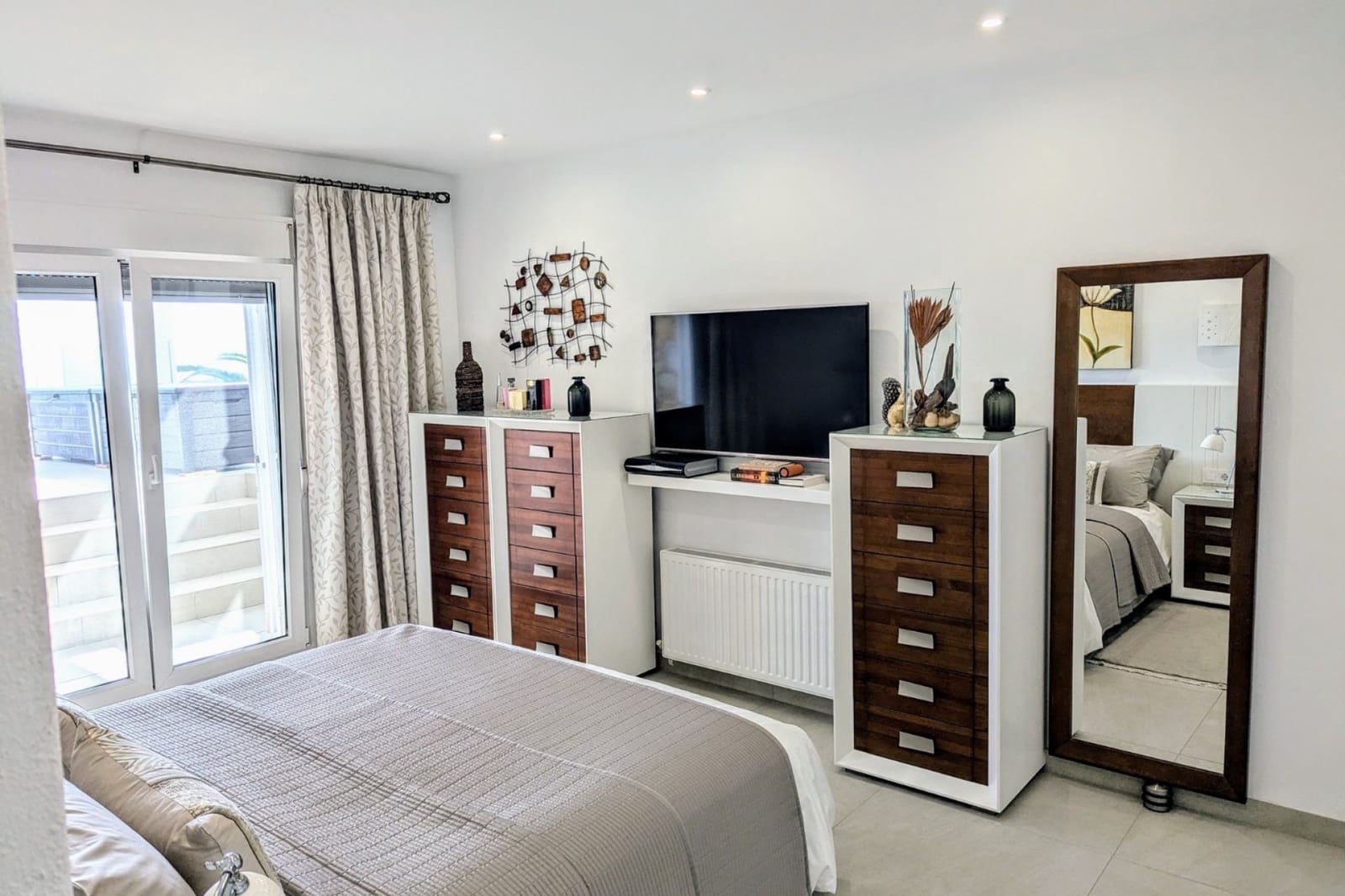 5 bedroom Villa for sale in Moraira with pool garage - € 1,795,000 (Ref: 9073732)