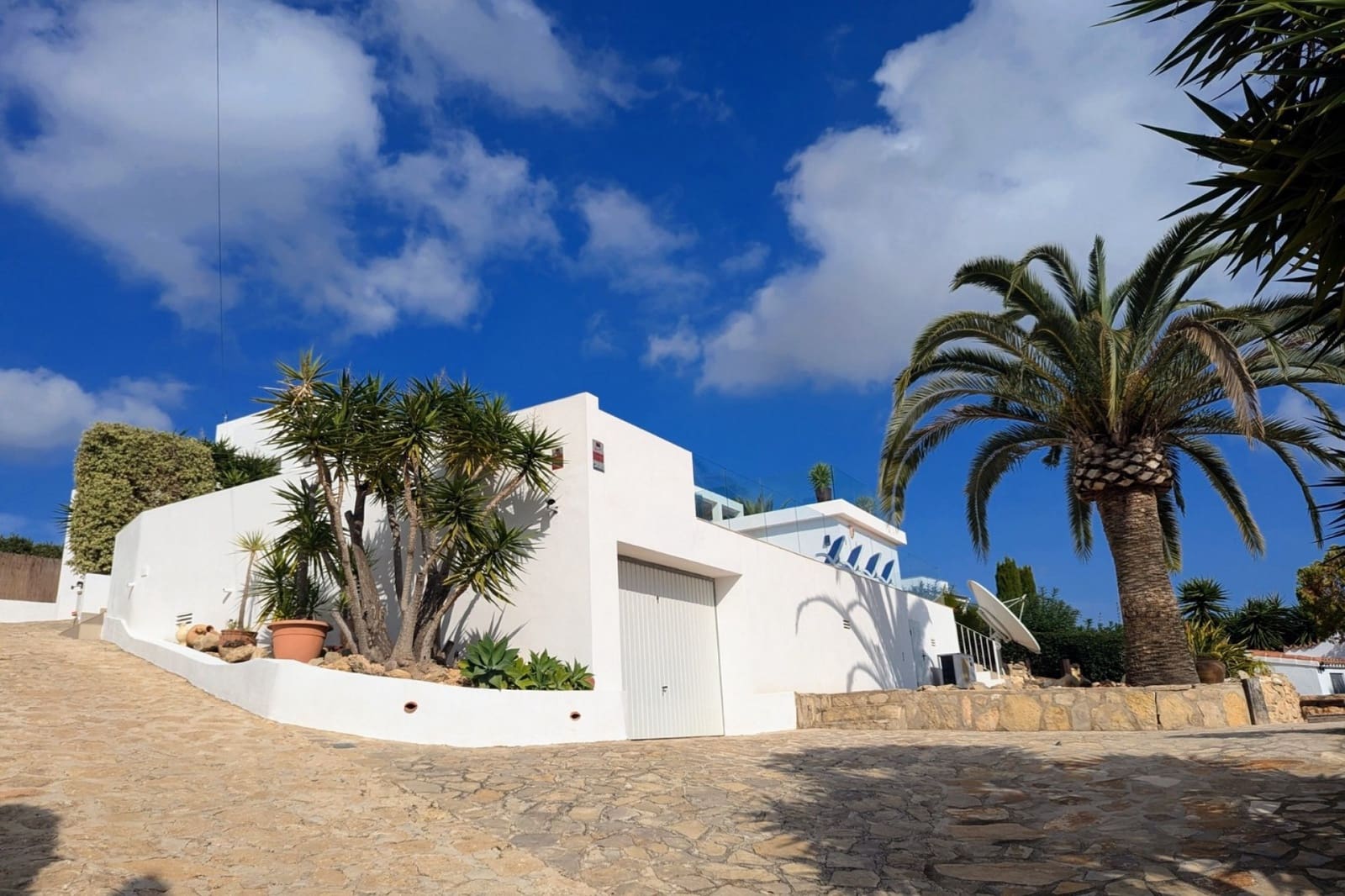 5 bedroom Villa for sale in Moraira with pool garage - € 1,795,000 (Ref: 9073732)