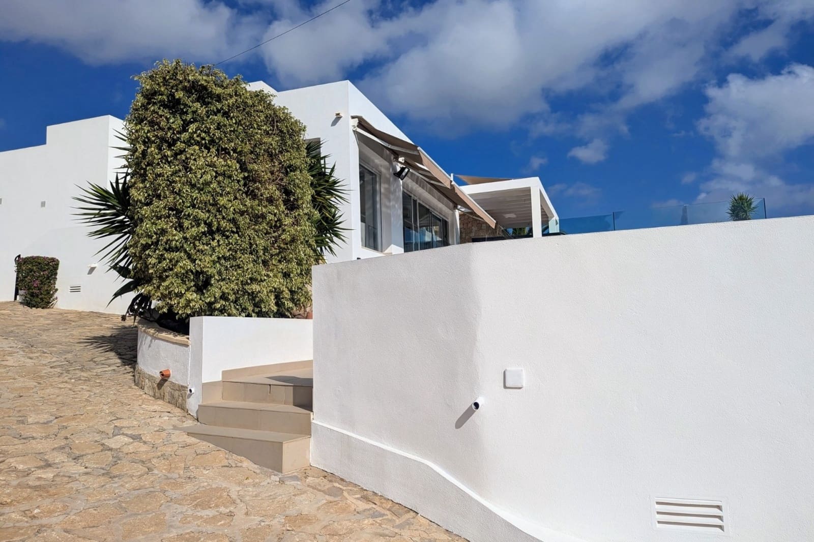 5 bedroom Villa for sale in Moraira with pool garage - € 1,795,000 (Ref: 9073732)