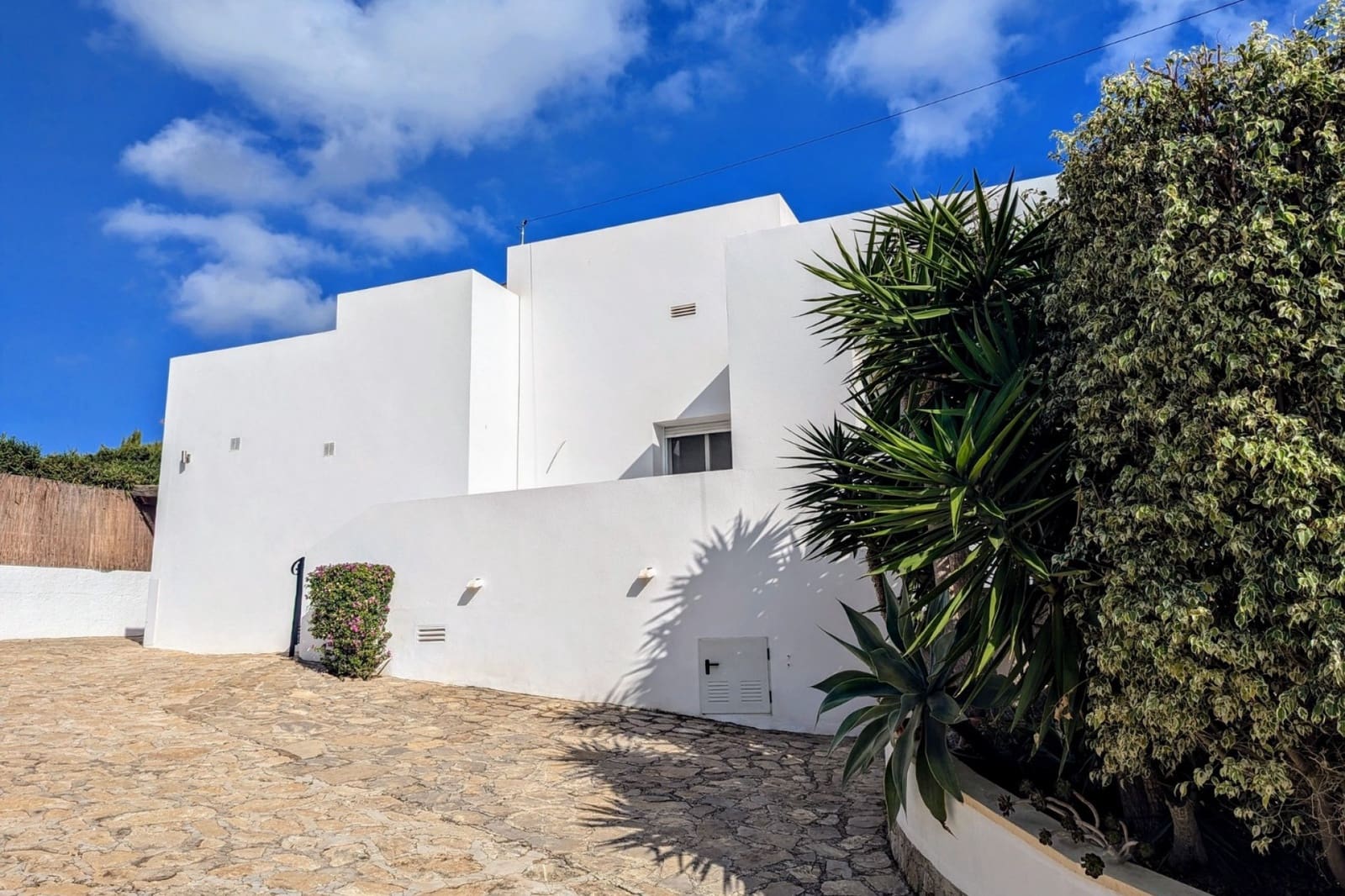 5 bedroom Villa for sale in Moraira with pool garage - € 1,795,000 (Ref: 9073732)