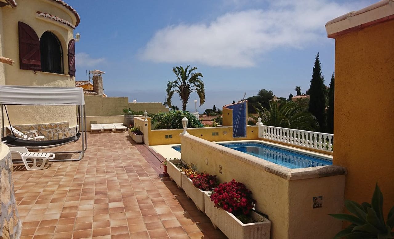5 bedroom Villa for sale in Benitachell / Benitatxell with pool - € 585,000 (Ref: 9073735)