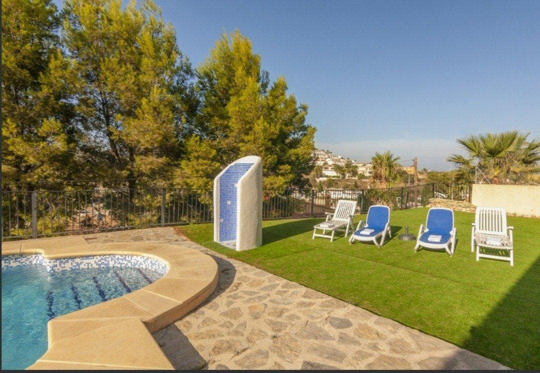 3 soveværelse Villa til salg i Calpe / Calp med swimmingpool - € 435.000 (Ref: 9073763)