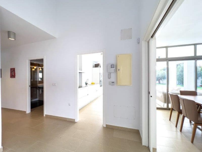 5 makuuhuone Huvila myytävänä paikassa Altea la Vella mukana uima-altaan 
autotalli - 1 100 000 € (Ref: 9073782)