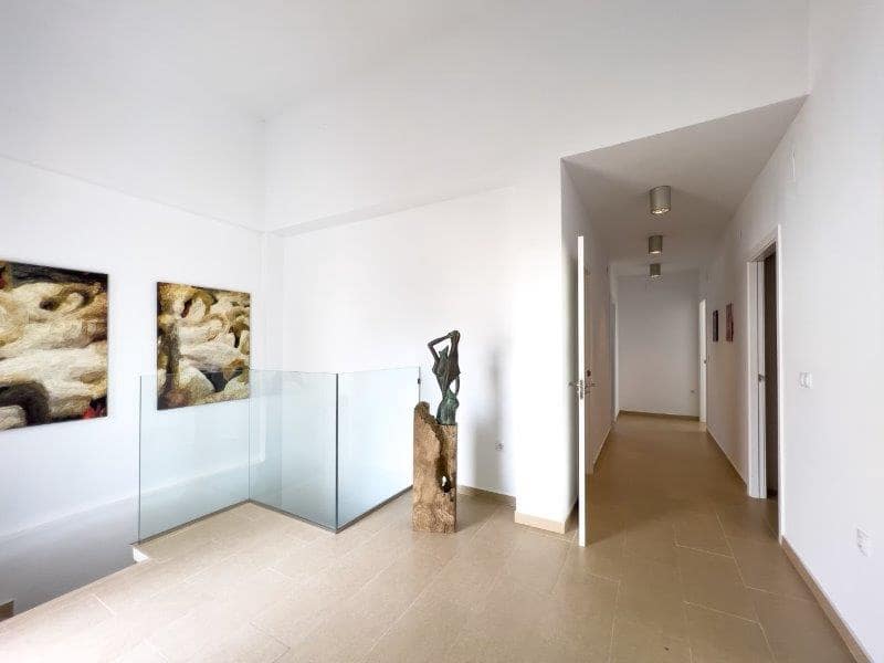 5 makuuhuone Huvila myytävänä paikassa Altea la Vella mukana uima-altaan 
autotalli - 1 100 000 € (Ref: 9073782)