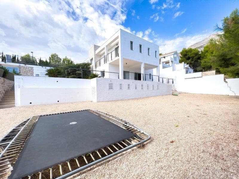 5 makuuhuone Huvila myytävänä paikassa Altea la Vella mukana uima-altaan 
autotalli - 1 100 000 € (Ref: 9073782)