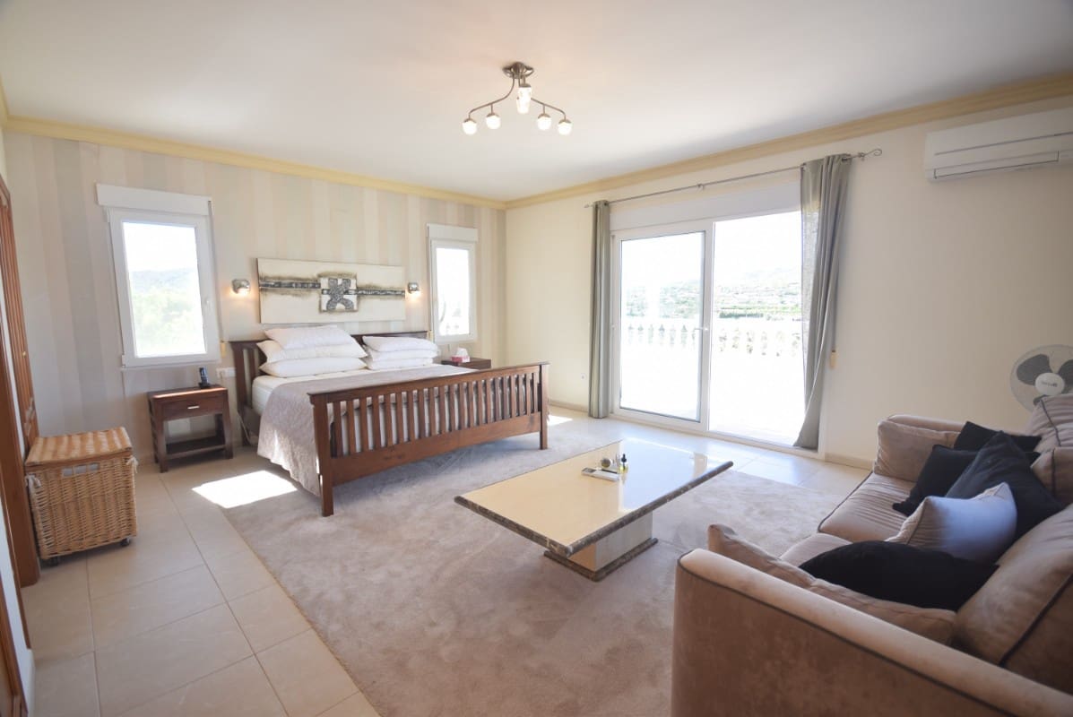 4 bedroom Villa for sale in Javea / Xabia with pool garage - € 835,000 (Ref: 9073789)