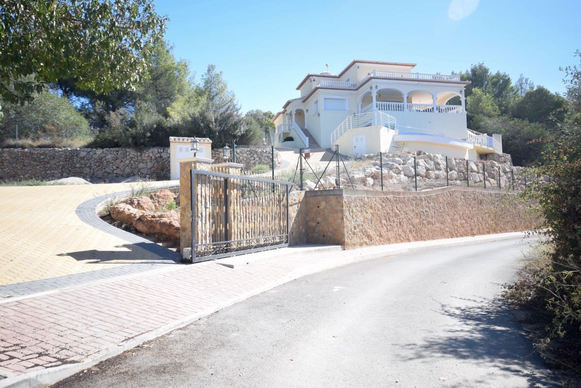 4 bedroom Villa for sale in Javea / Xabia with pool garage - € 835,000 (Ref: 9073789)