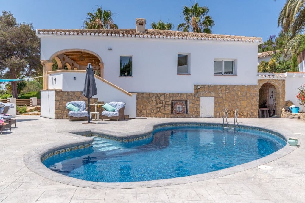 5 bedroom Villa for sale in Javea / Xabia with pool - € 895,000 (Ref: 9105147)