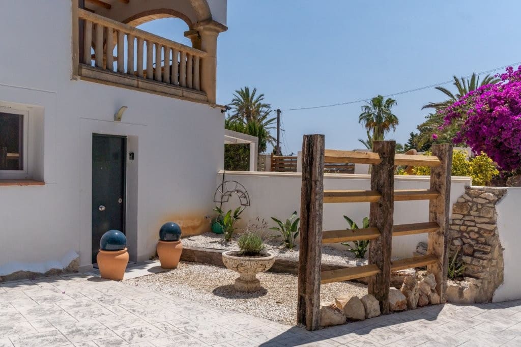 5 bedroom Villa for sale in Javea / Xabia with pool - € 895,000 (Ref: 9105147)