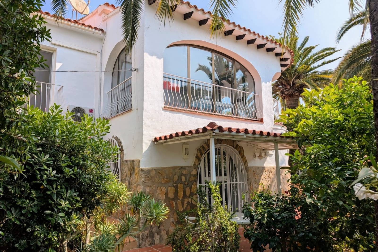 3 soverom Villa til salgs i Moraira med svømmebasseng garasje - € 535 000 (Ref: 9107019)