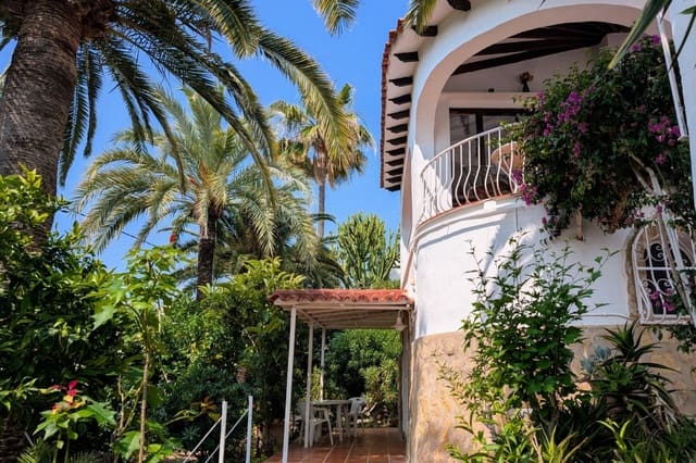 3 soverom Villa til salgs i Moraira, Teulada-Moraira med svømmebasseng garasje - € 535 000 (Ref: 9107019)