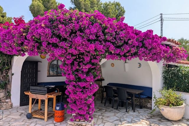 3 soverom Villa til salgs i Moraira, Teulada-Moraira med svømmebasseng garasje - € 535 000 (Ref: 9107019)