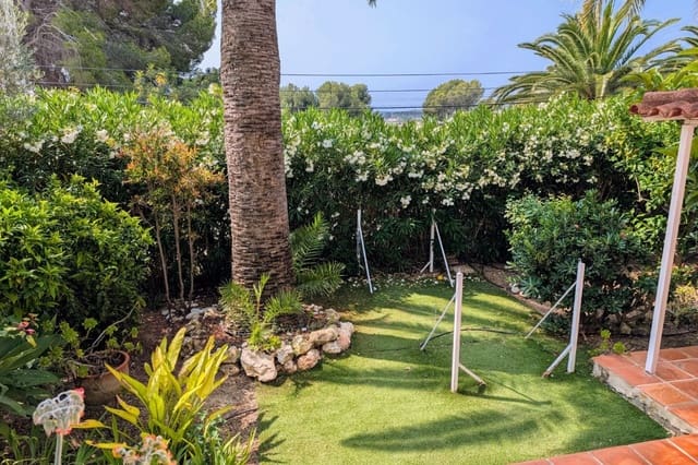 3 soverom Villa til salgs i Moraira, Teulada-Moraira med svømmebasseng garasje - € 535 000 (Ref: 9107019)