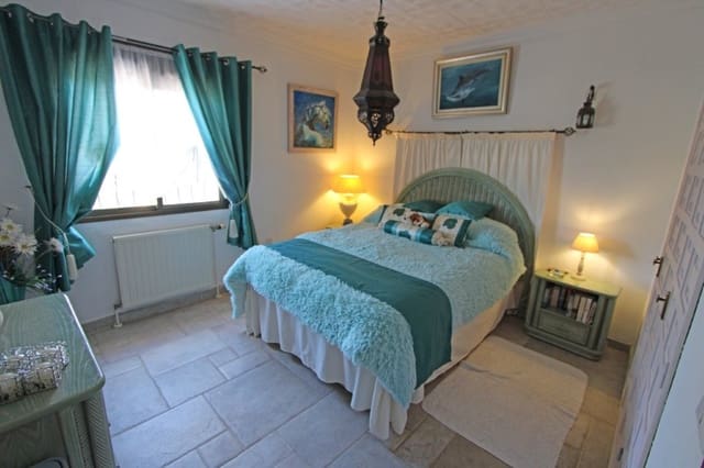 4 sovrum Villa till salu i Orba med pool - 599 000 € (Ref: 9108951)