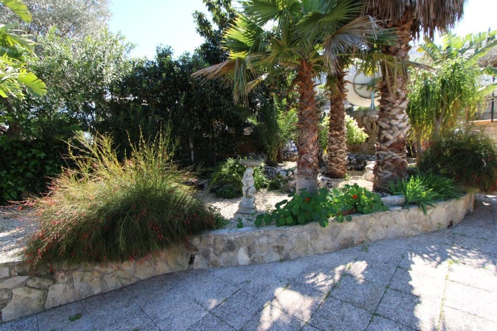 4 soveværelse Villa til salg i Orba med swimmingpool - € 599.000 (Ref: 9108951)