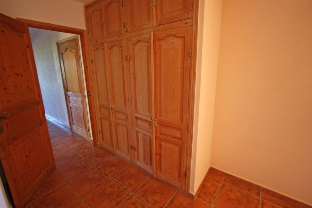 6 bedroom Villa for sale in Pedreguer with pool garage - € 698,500 (Ref: 9109794)