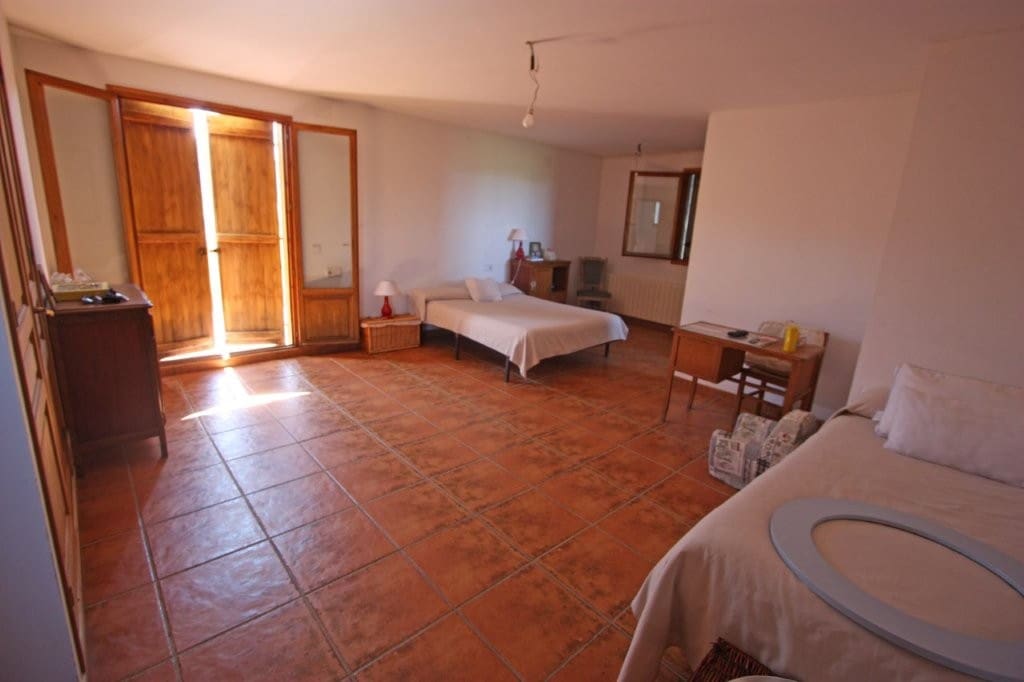 6 bedroom Villa for sale in Pedreguer with pool garage - € 698,500 (Ref: 9109794)