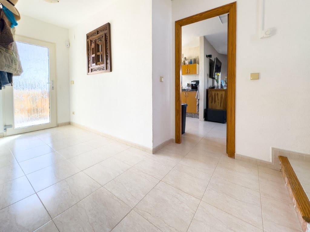 3 bedroom Villa for sale in El Campello with pool garage - € 595,000 (Ref: 9134661)