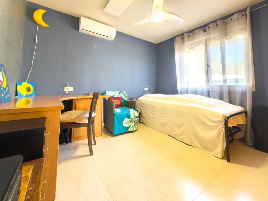 3 bedroom Villa for sale in El Campello with pool garage - € 595,000 (Ref: 9134661)