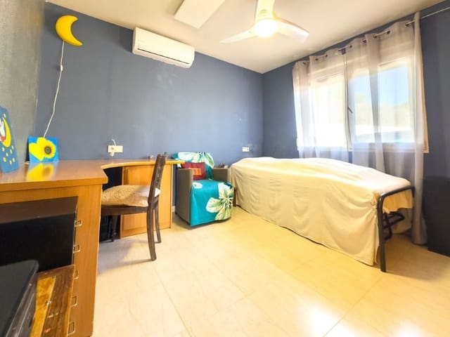 3 soverom Villa til salgs i El Campello med svømmebasseng garasje - € 595 000 (Ref: 9134661)