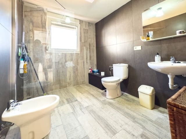 3 soverom Villa til salgs i El Campello med svømmebasseng garasje - € 595 000 (Ref: 9134661)