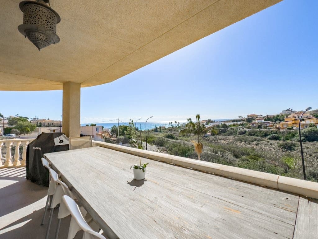 3 soverom Villa til salgs i Cala d'Or med svømmebasseng garasje - € 595 000 (Ref: 9134661)