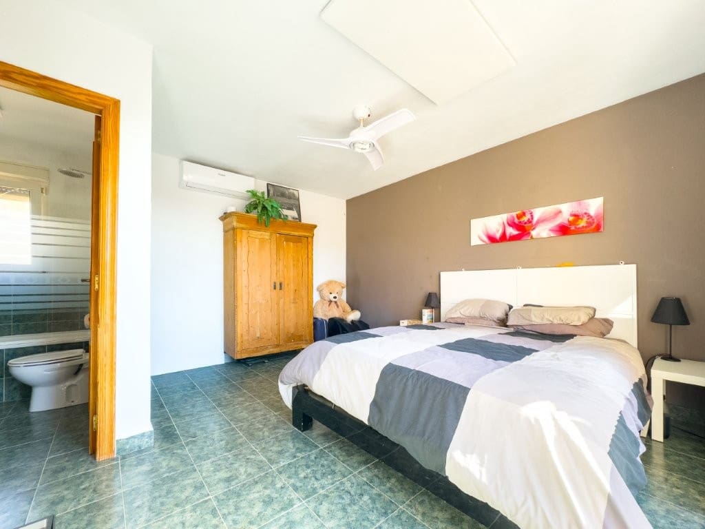 3 soverom Villa til salgs i Cala d'Or med svømmebasseng garasje - € 595 000 (Ref: 9134661)