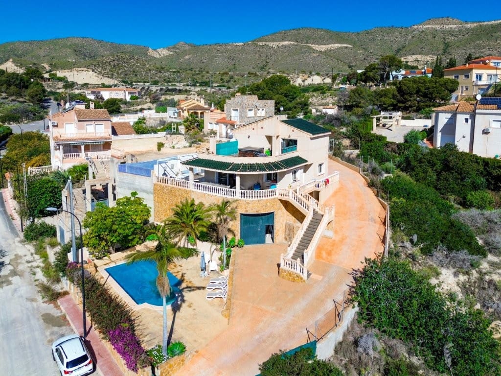 3 soverom Villa til salgs i Cala d'Or med svømmebasseng garasje - € 595 000 (Ref: 9134661)