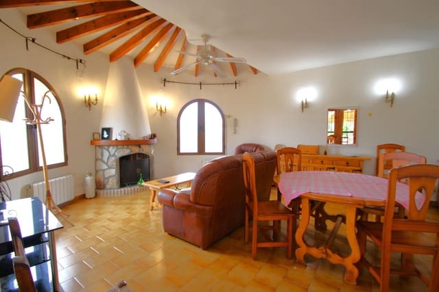 4 makuuhuone Huvila myytävänä paikassa Benissa mukana uima-altaan - 619 000 € (Ref: 9138762)