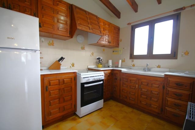 4 makuuhuone Huvila myytävänä paikassa Benissa mukana uima-altaan - 619 000 € (Ref: 9138762)