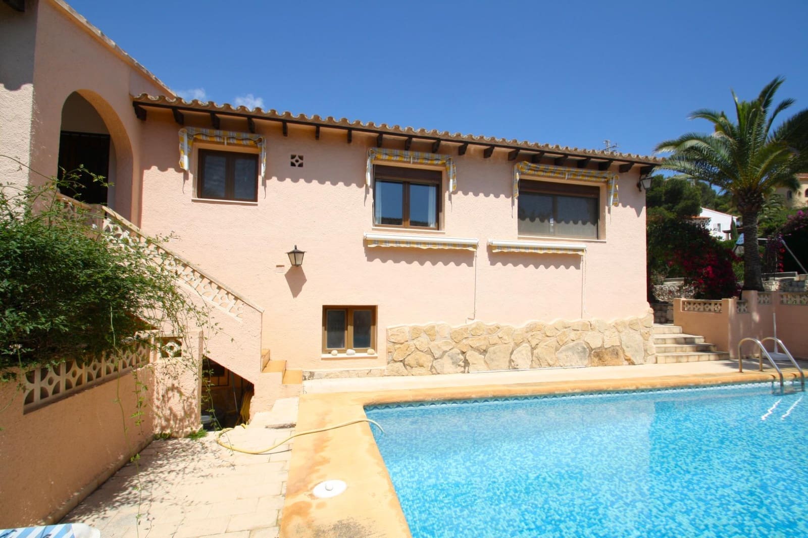 4 bedroom Villa for sale in Benissa with pool - € 619,000 (Ref: 9138762)