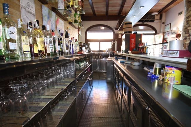 Commercial for sale in Benissa - € 255,000 (Ref: 9138764)