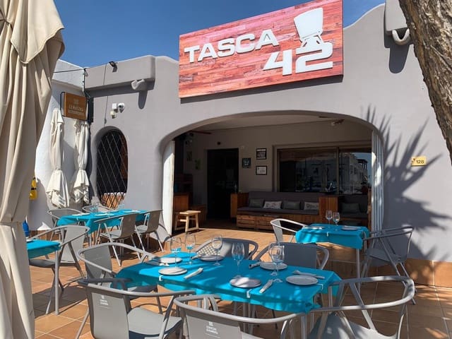 Kaupallinen myytävänä paikassa Moraira, Teulada-Moraira - 158 000 € (Ref: 9138765)