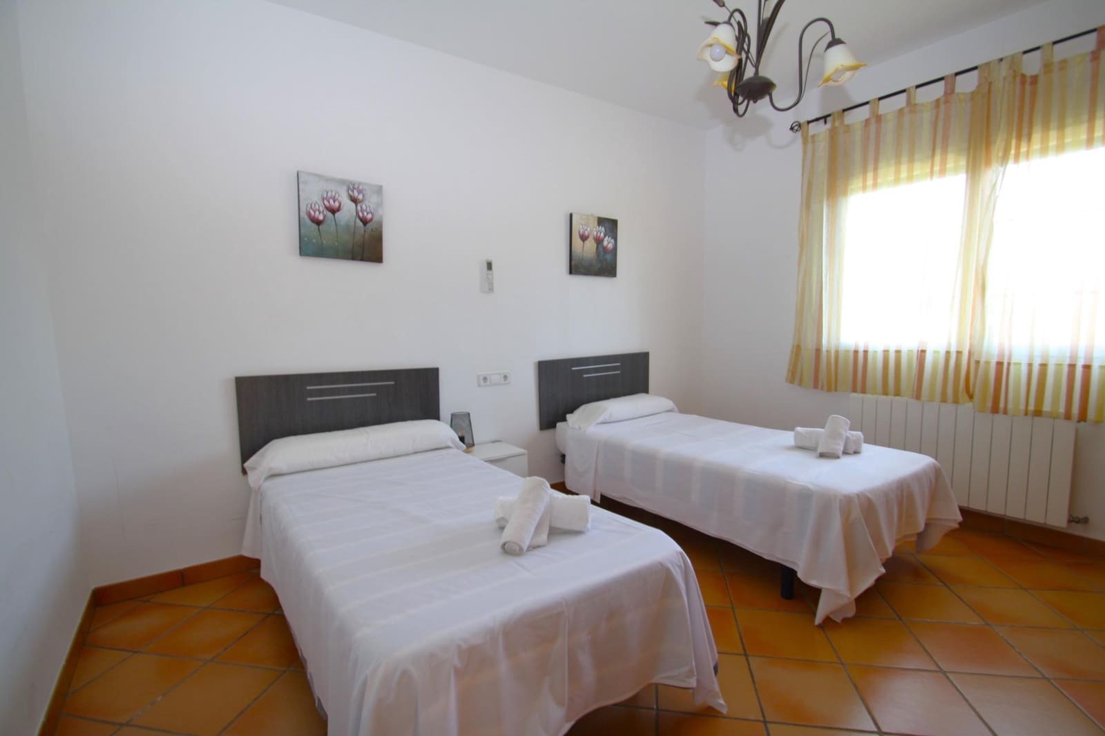 3 soverom Villa til salgs i Calpe / Calp med svømmebasseng garasje - € 664 000 (Ref: 9143343)