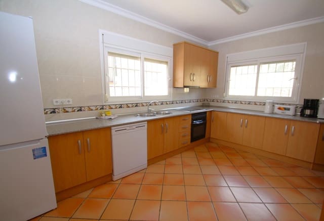 3 soverom Villa til salgs i Calpe / Calp med svømmebasseng garasje - € 664 000 (Ref: 9143343)