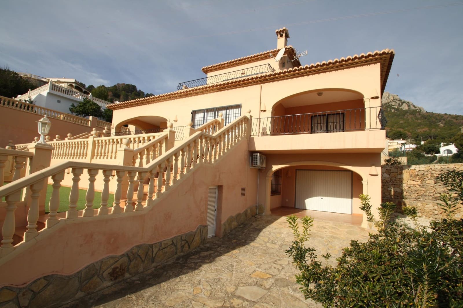 3 soverom Villa til salgs i Calpe / Calp med svømmebasseng garasje - € 664 000 (Ref: 9143343)