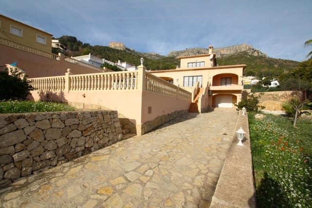 3 soverom Villa til salgs i Calpe / Calp med svømmebasseng garasje - € 664 000 (Ref: 9143343)