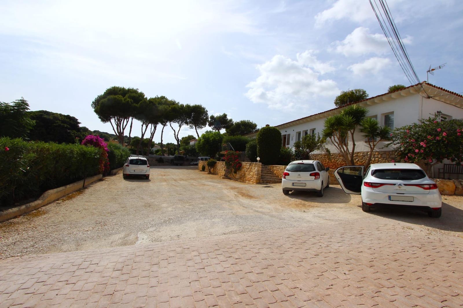 7 bedroom Villa for sale in Moraira with pool - € 674,900 (Ref: 9143344)