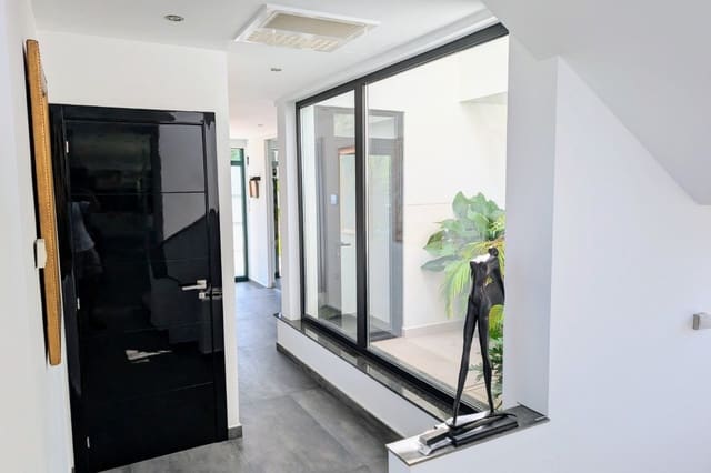 3 sypialnia Willa na sprzedaż w Calpe / Calp z basenem garażem - 1 600 000 € (Ref: 9177119)