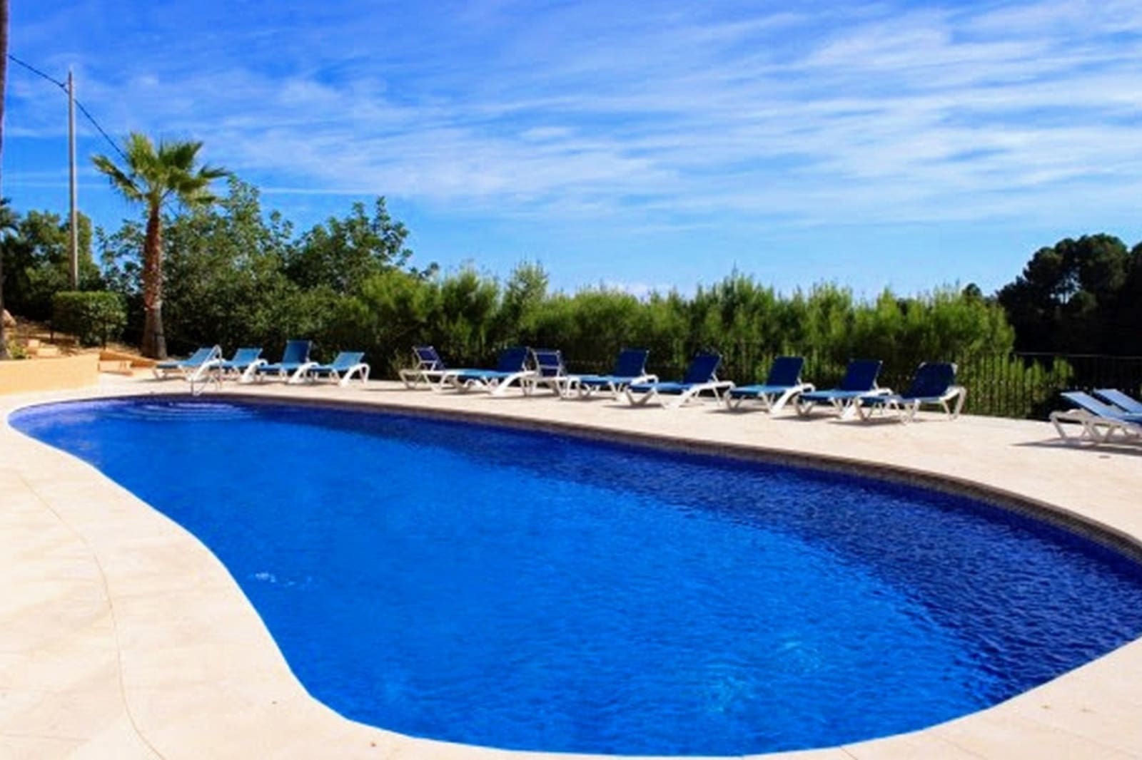 4 bedroom Villa for sale in Moraira with pool - € 445,000 (Ref: 9177350)