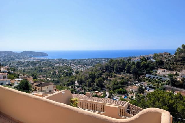 4 bedroom Villa for sale in Moraira, Teulada-Moraira with pool - € 445,000 (Ref: 9177350)