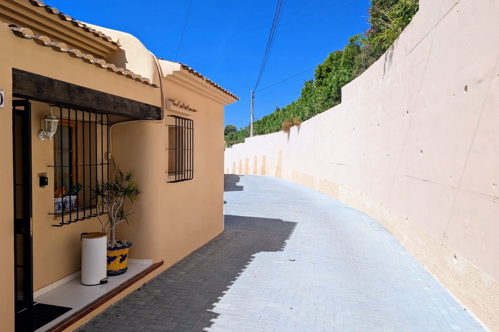 4 bedroom Villa for sale in Moraira with pool - € 445,000 (Ref: 9177350)