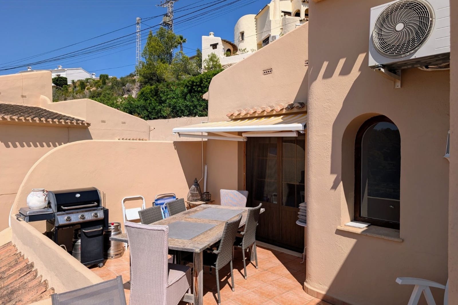 4 bedroom Villa for sale in Moraira with pool - € 445,000 (Ref: 9177350)