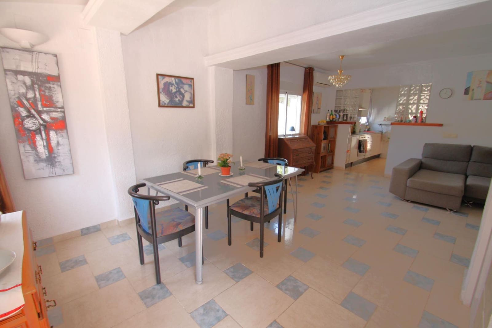 5 bedroom Villa for sale in Moraira with pool - € 380,000 (Ref: 9220198)
